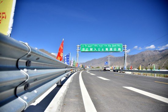 G6京藏高速公路羊八井至<em>拉萨</em>段试运行 时速100公里