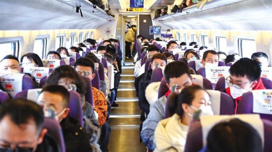 银兰高铁“满月” 安全运送旅客30万人次