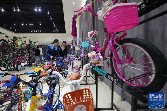 中国制造“出海”记丨小<em>童车</em>骑行“一带一路”大市场