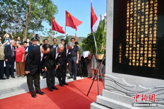 刘春祥抗日英雄群体纪念碑在香港揭幕