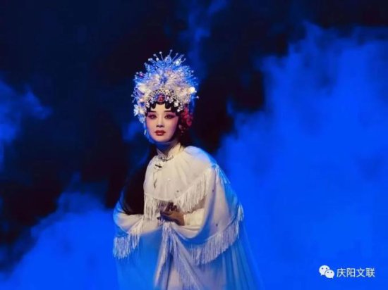 舒朵朵荣获第六届中国黄河流域戏剧红梅大赛秦腔金奖榜首