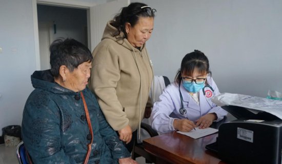 内蒙古乌拉盖管理区：破解医疗服务难题 提升主题教育质效