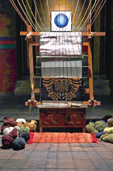 西藏非遗产品虎毯：用温柔的手 驯服<em>凶猛的</em>野兽