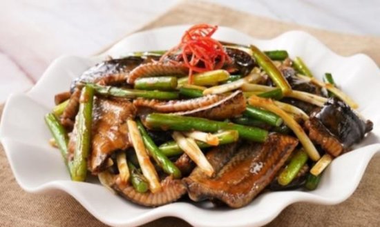 西安的一家上海餐馆，人均消费90元，部分菜品需提前<em>预约才能</em>吃...