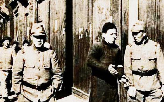 八十多年前，一个青年被日军逮捕，目睹了日军的十大酷刑