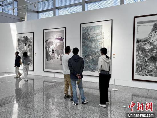 中国民族美术双年展民族地区巡展（<em>贵州</em>站）在<em>贵阳</em>举行