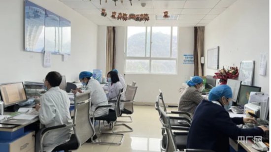 贵州水城区人民医院：坚持把医疗救治工作放在首位