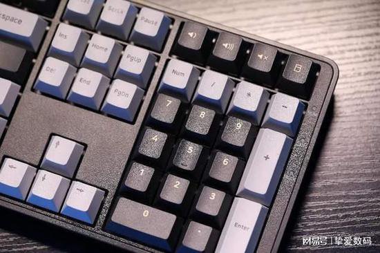 绿联ku108全尺寸机械键盘仅129元，内置消音棉！