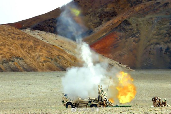 震撼！南疆军区某合成团进行全要素火炮实弹射击考核