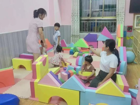 永昌县绿洲西苑幼儿园开展爱在开端多元育儿促成长活动