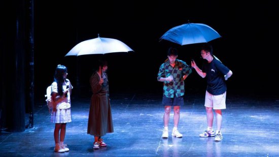 青春在担负使命中闪光 首届麦浪中学生戏剧大赛在乌镇举办