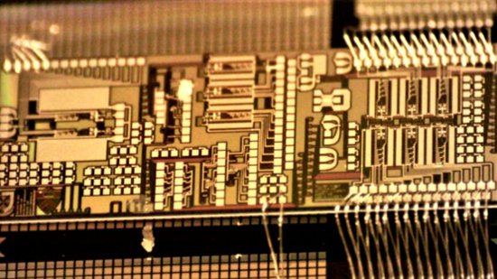 硅基光电子芯片可以减轻人工智能训练所需的碳排放