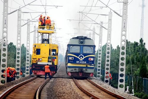 菲律宾放弃中国50亿美元的铁路项目后宣布，日、韩，印均有意接...