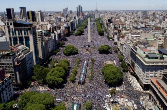 百万球迷迎接阿根廷队凯旋