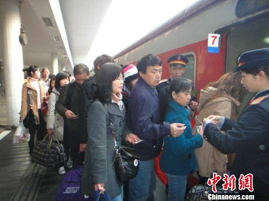 桂林至<em>深圳快速</em>列车春运恢复正常开行 将拼外宾旅客