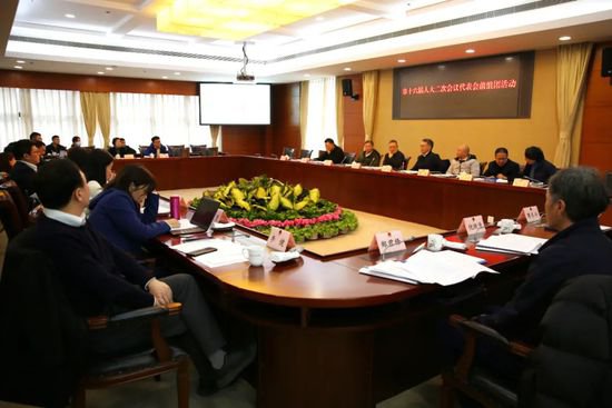 上海市十六届人大二次会议嘉定代表团举行会前组团活动