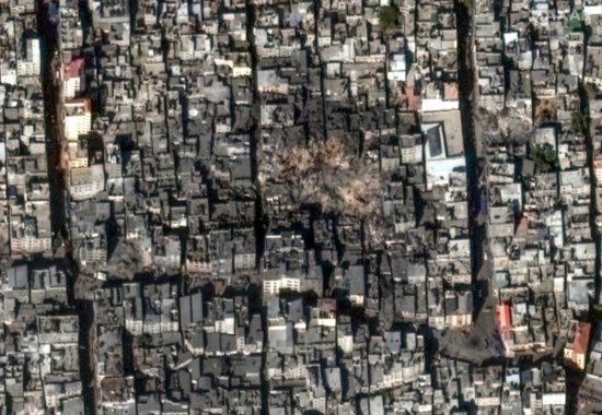 美媒：以色列轰炸加沙难民营，卫星<em>对比</em>图显示造成<em>大</em>面积破坏