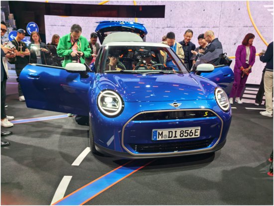 加速推进电动化进程 宝马集团发布MINI家族首款纯电动车型