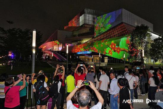 “文化巨轮”珠江起航，白鹅潭大湾区艺术中心正式启用