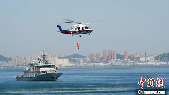 大连市海上搜救中心5年救助遇险人员2400余人 搜救成功率达94.2...