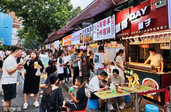 武汉一美食街80多家餐饮店改用绿色环保电能源