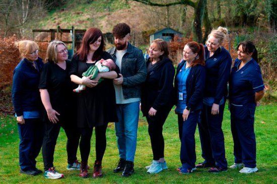 超过<em>预产期</em>两周 苏格兰女子顺产生下11.4斤重女婴