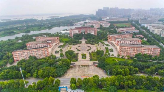 今年，<em>芜湖</em>5所本科院校录取2.3万人