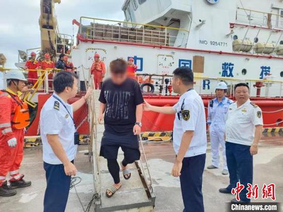 <em>广东</em>惠州海事部门成功救助6名潜水遇险人员