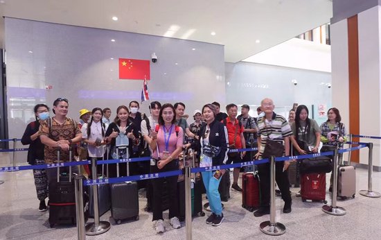 中泰互免签证首日，磨憨口岸验放出入境泰国旅客同比增长200%