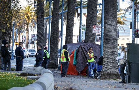 美国影星计划搬离加州：无家可归者危机失控 这里不再安全