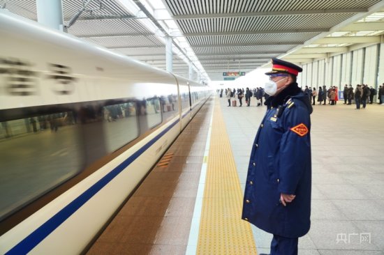2022年铁路春运启动 郑州铁路部门开行临客列车133对