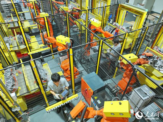 江西信丰：工业机器人助企提质增效