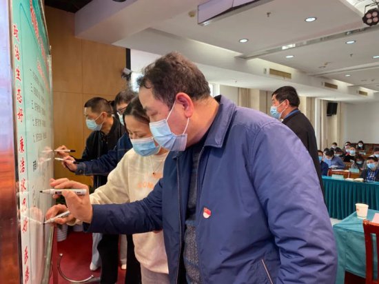 <em>武汉市红十字会医院</em>：让权力在监督下阳光运行 把健康送到群众家...