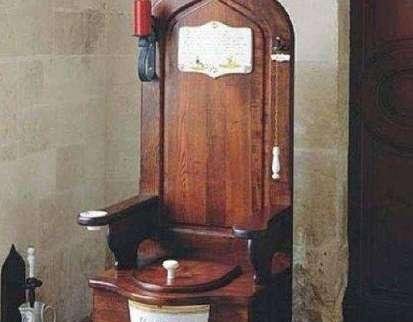 古人常说人有三急：那么古代的厕所到底长啥样呢？