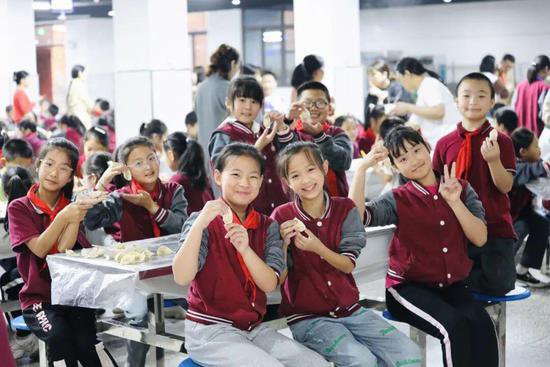 渝北区锦华学校举行学生自理能力展示活动
