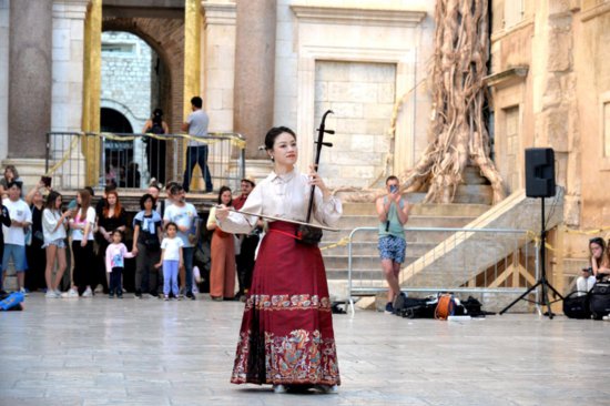 杭州歌剧舞剧院在克罗地亚第二大城市举行表演受欢迎
