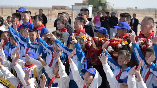 在东方红卫星发射场 孩子们上了一堂生动的爱国主义<em>教育</em>课