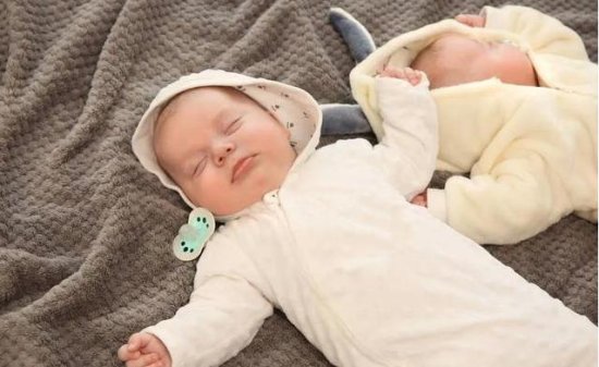 宝宝如果在<em>1</em>岁前，<em>睡觉</em>常有“反常举动”，恭喜，大脑发育达标了