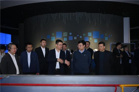 2023中国内燃机学会年会胜利召开，东风龙擎5G+智能制造应用获...