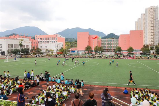 贵州省都匀市青少年足球训练基地挂牌 后备梯队来了-新华网