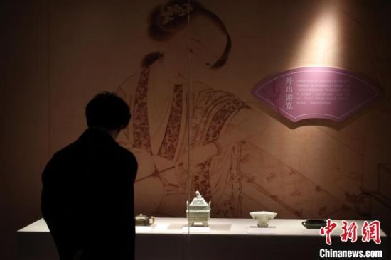 百余件文物在上海展示清代江南<em>女性的</em>风采