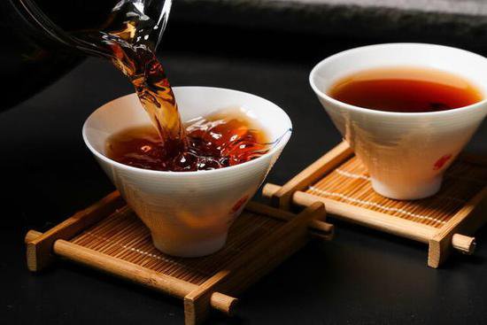 茶叶保质期有多久？放了几年的红茶、绿茶、普洱<em>茶</em>，还能不能喝...