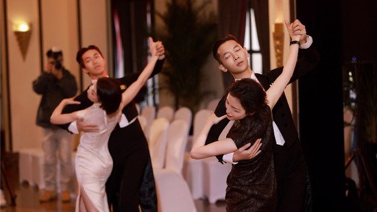 <em>和平饭店</em>迎来艺术盛宴，上海国际舞会展现东西方文化交融之美