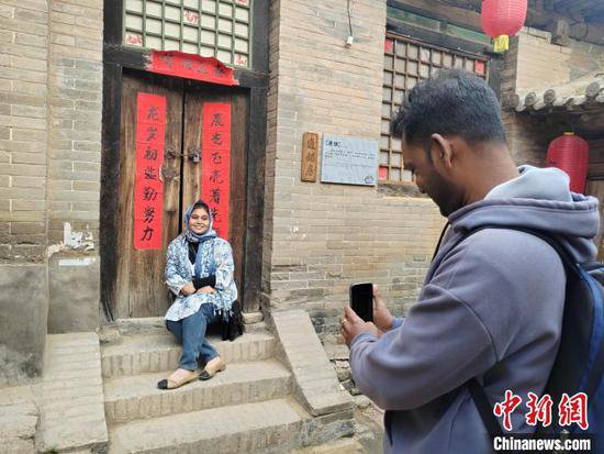 “Z世代”外国青年中国乡村行：在沉浸式体验中感知中国