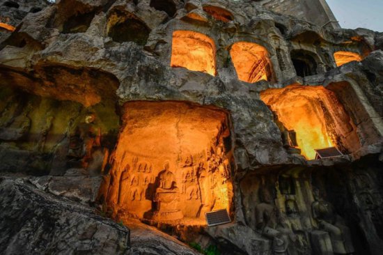 河南旅行<em>必去的景点</em>，在石窟中找寻历史的踪迹，欣赏文化底蕴！