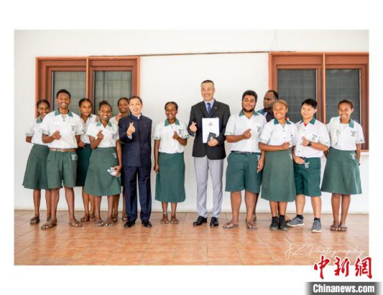 “不只是中文教师”，他们在瓦努阿图搭起前往中国的“桥”