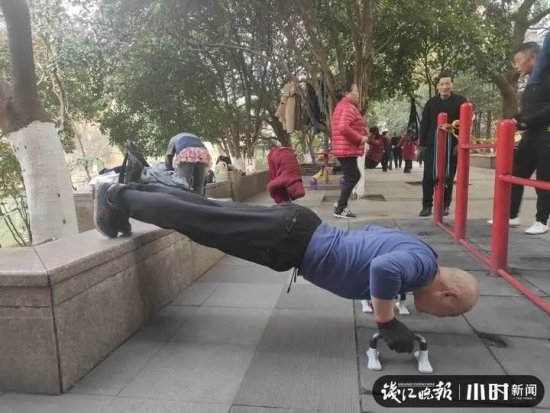 太猛了！杭城小公园一幕看懵网友，有人靠这招瘦了40斤：肥肉没...