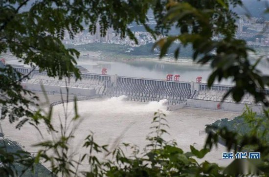 三峡大坝泄洪，加重了中下游的<em>洪水泛滥</em>？三峡集团权威人士回应