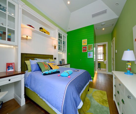 124㎡现代美式三居室，绿色卧室青色厨房清新的色调让人眼前一...