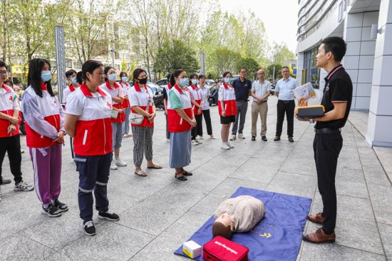 江西南丰：首批AED自动体外除颤“上岗”
